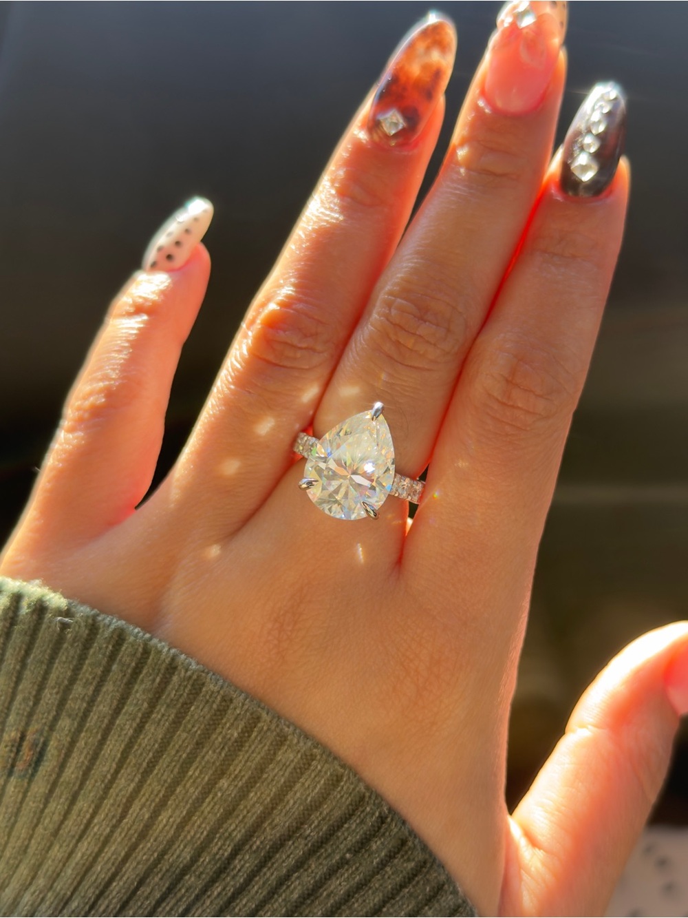 10ct big pear cut real Moissanite engagement ring vvs1 sz 6&7 available